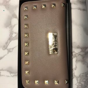 Brown with rhinestones brand new